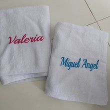 Cargar imagen en el visor de la galería, Toallas bordadas personalizadas
